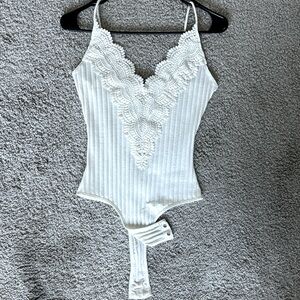 Windsor scalloped lace top